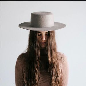 Gigi Pip gray hat